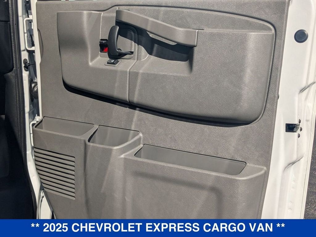 2025 Chevrolet Express Cargo WT