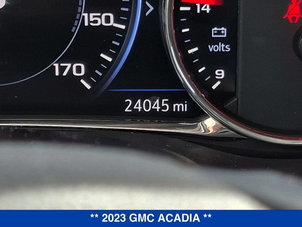 2023 GMC Acadia SLT