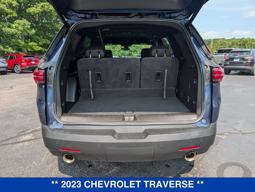 2023 Chevrolet Traverse LT Cloth