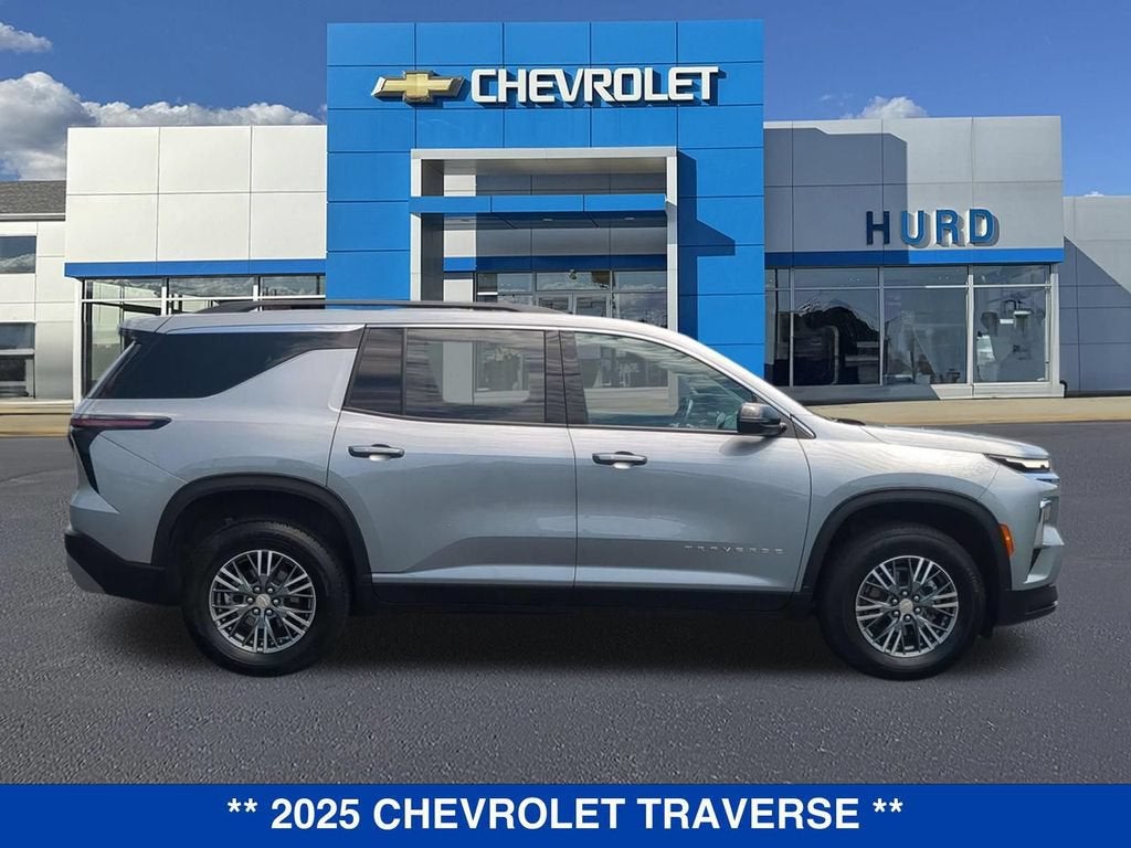 2025 Chevrolet Traverse LT