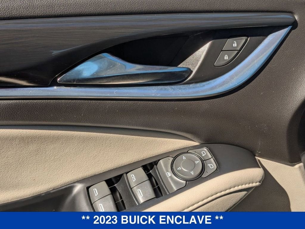 2023 Buick Enclave Essence